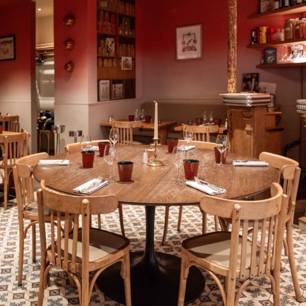 Salle les Petits Pariseines